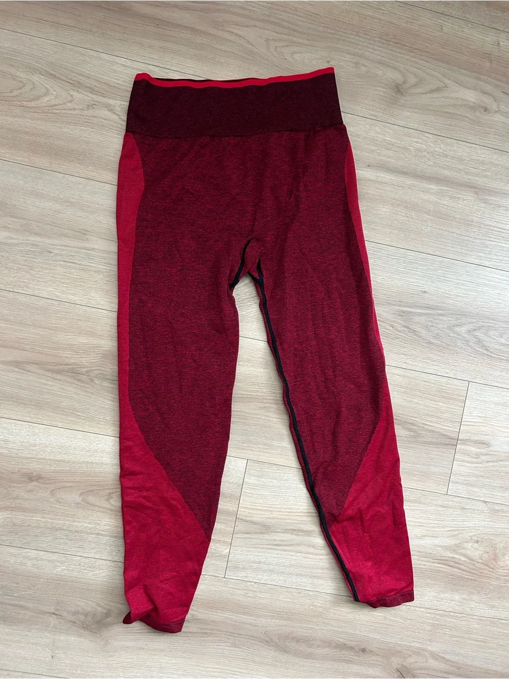 PINK Victoria's Secret Red Heart-Panel Seamless Leggings
